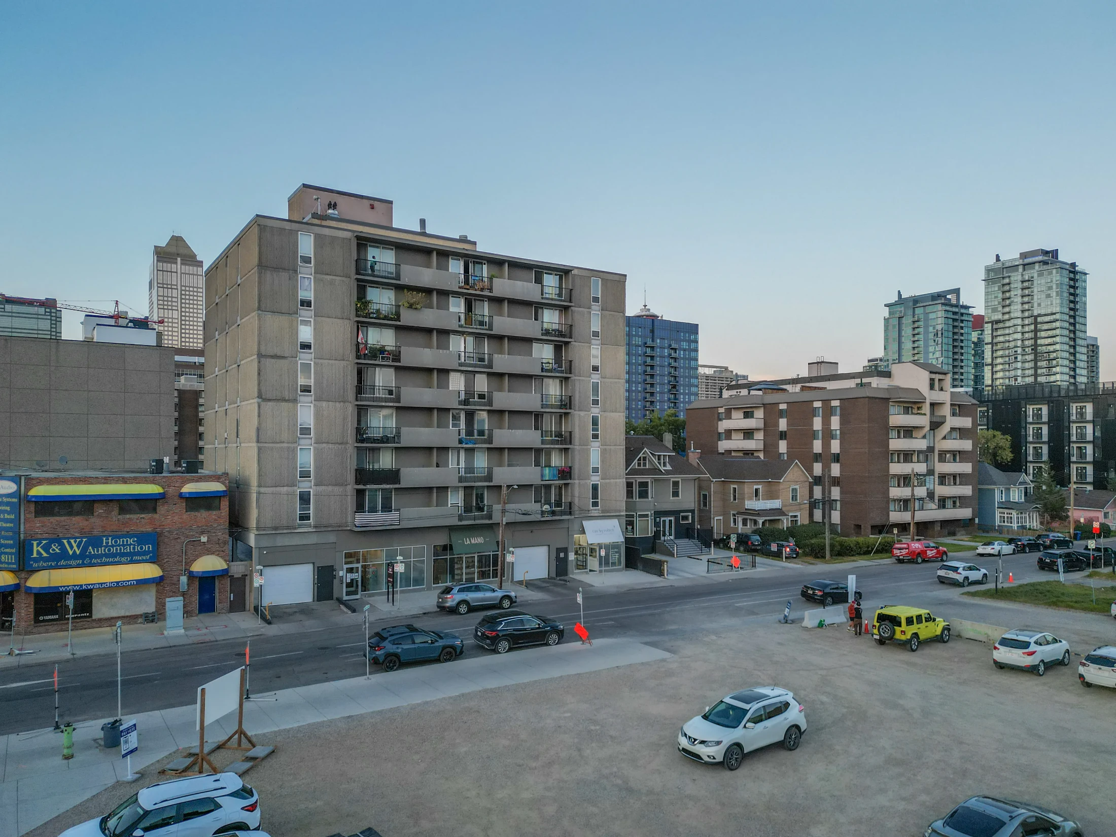 Mid-size apartment buildings 40 to 100 units for sale in Calgary