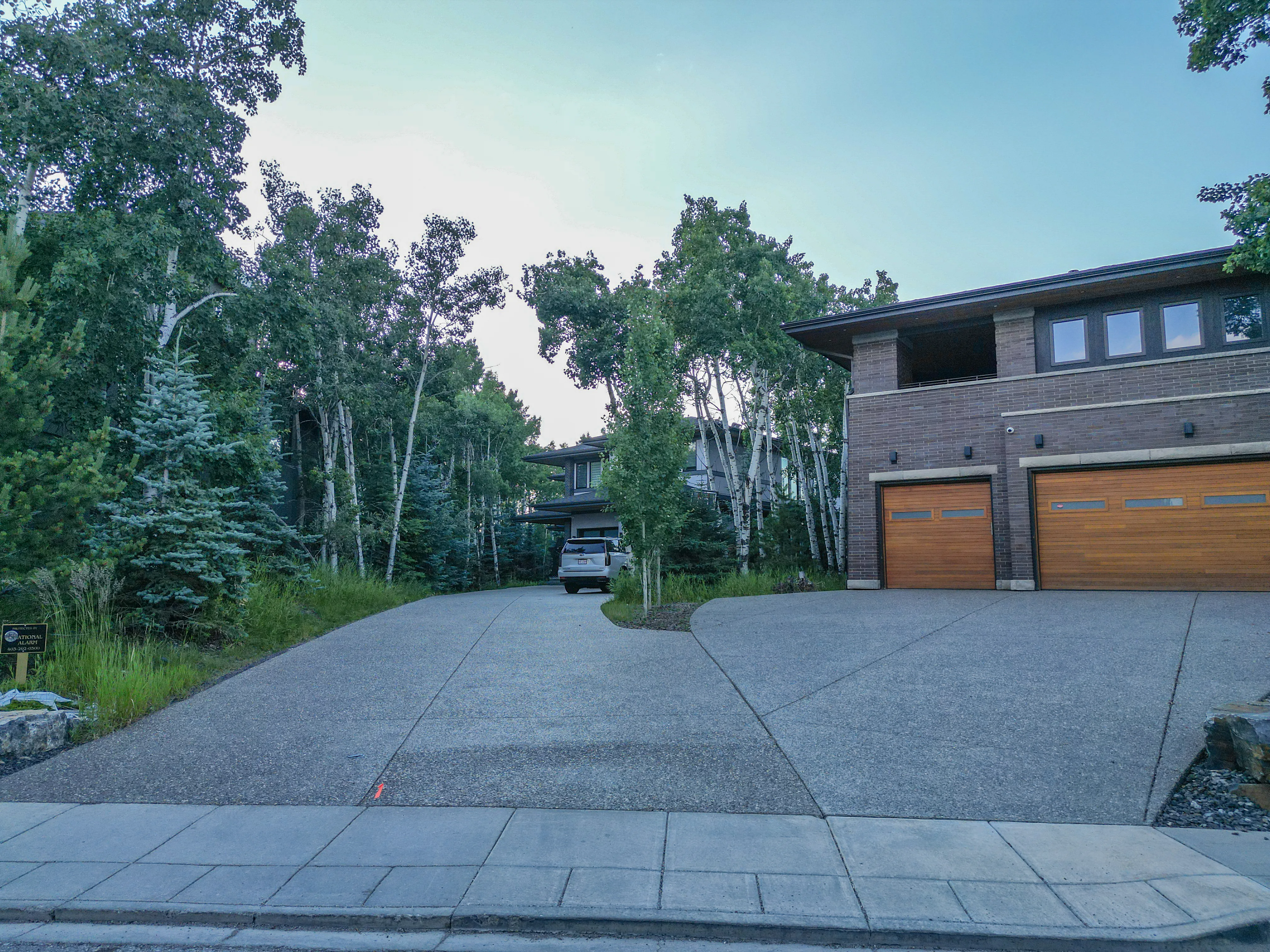 Detached Homes in Signal Hill Calgary